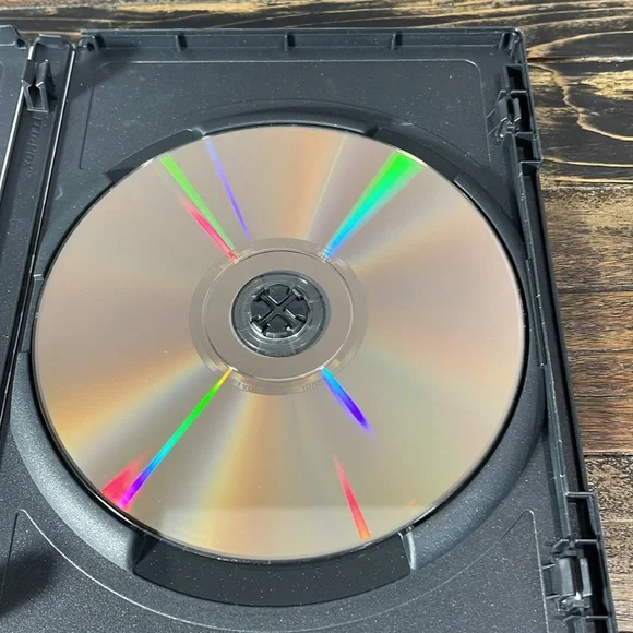 Burlesque DVD - Picture 4 of 4